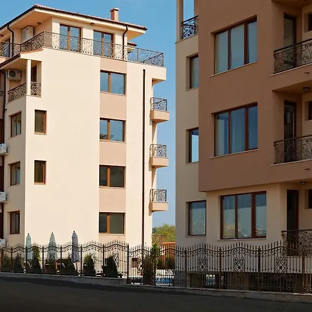 Апартхотел Stanny Court