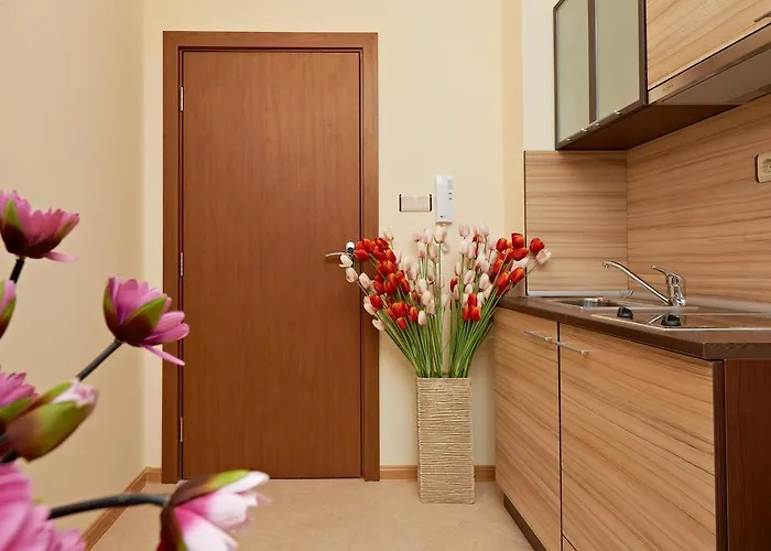 Апартхотел Stanny Court 3*