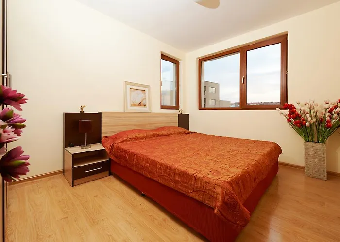 Апартхотел Stanny Court Несебър